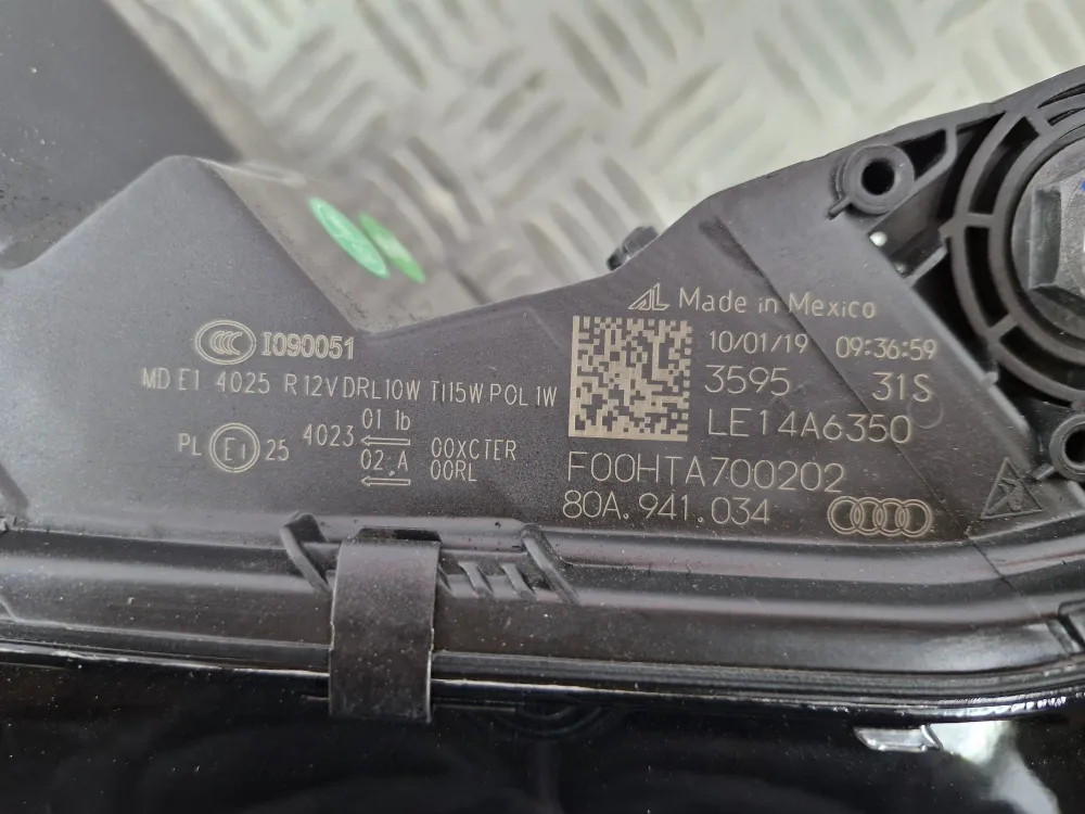 Oikea etuvalo Audi Q5 II Vaihe 1 FULL LED (10/2016) alkuperäinen käytetty viite 80A941034