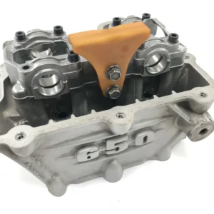 BMW F 650 GS R13 [2000] - Sylinterikannen venttiilin pää nokka-akselin laakerilohkolla