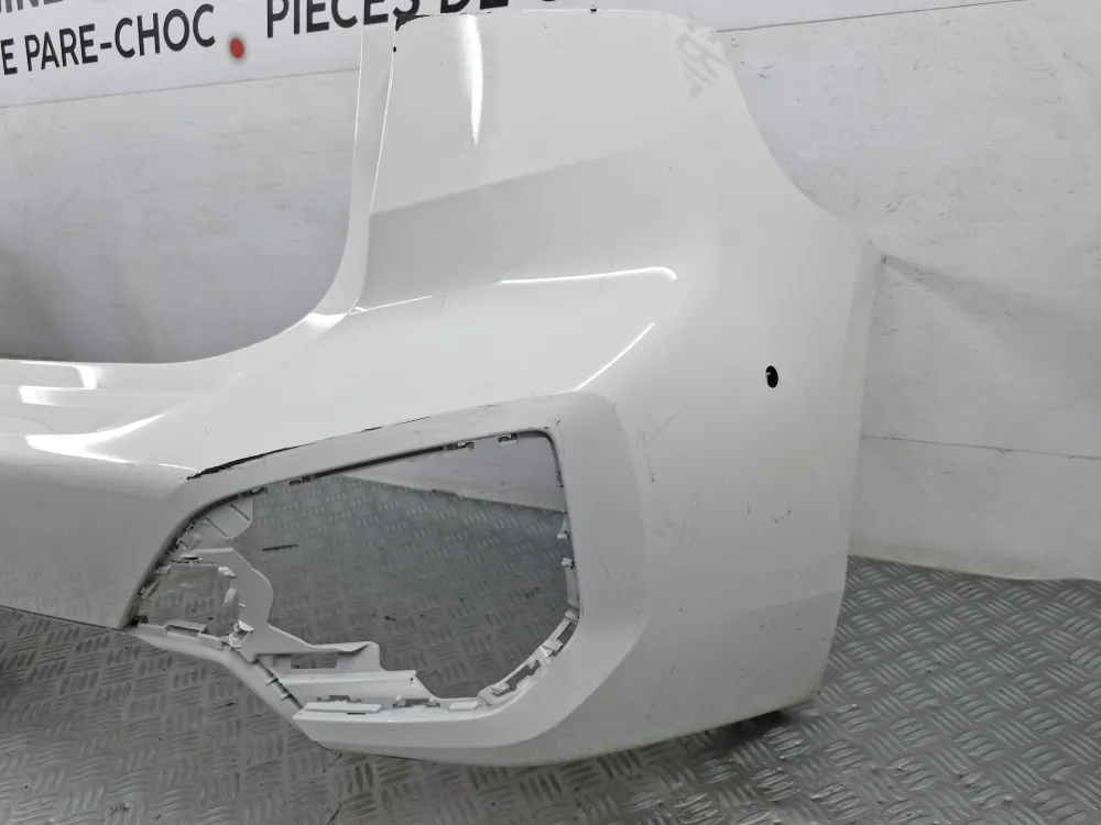 BMW Série 2 U06 Pack M (10/2021 alkaen) alkuperäinen takapuskurin suojus käytetty
