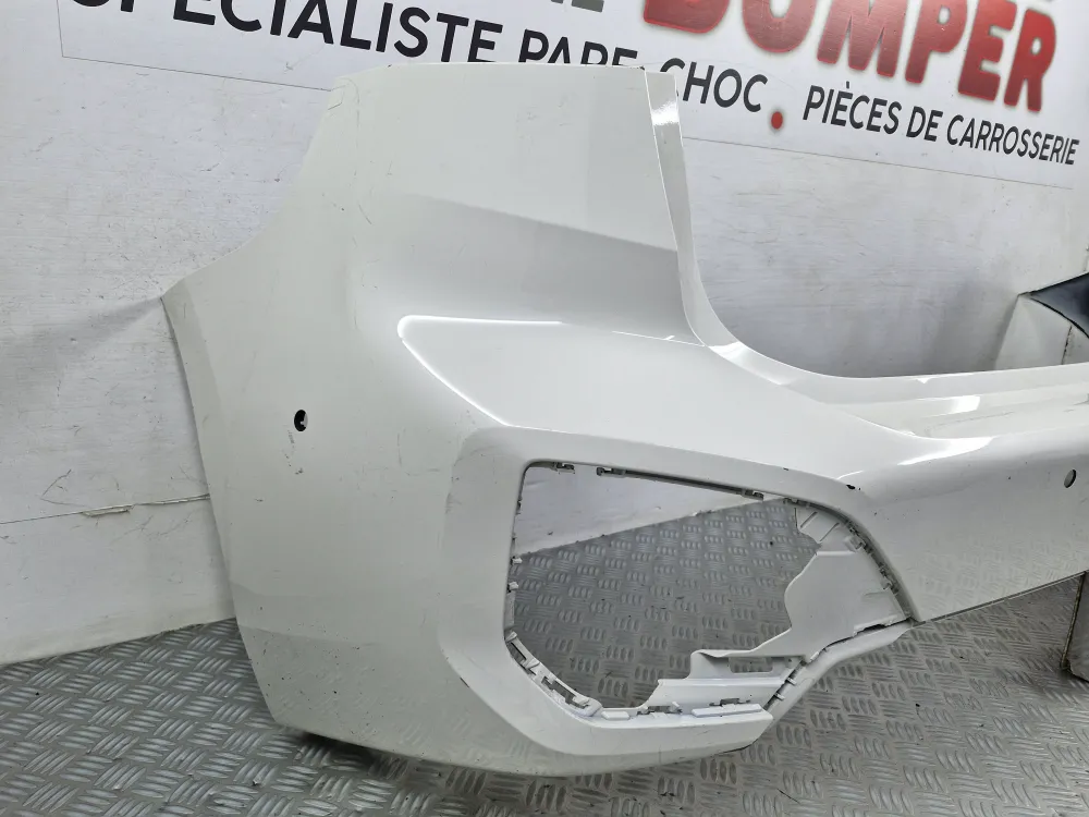 BMW Série 2 U06 Pack M (10/2021 alkaen) alkuperäinen takapuskurin suojus käytetty