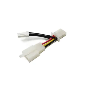 Plug-&-Play B6 jarruvalojohdotussovitin Kawasaki KLR650:lle DENALI Electronics