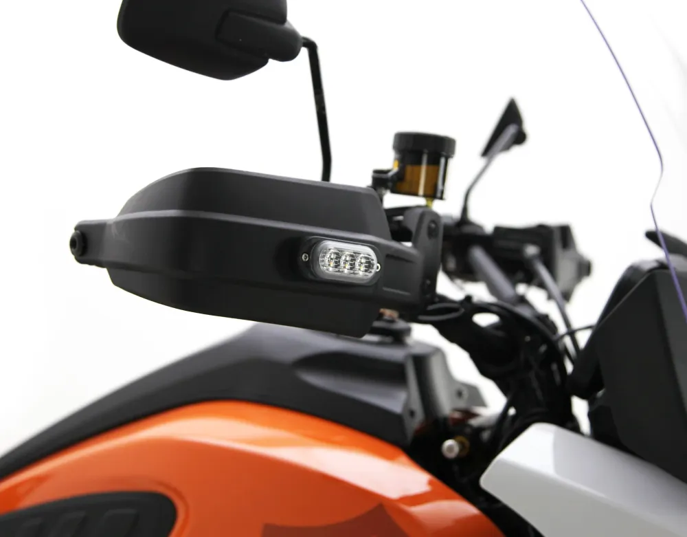 Plug-&-Play T3 suuntavilkun käsisuojasarja Harley-Davidson Pan America 1250:lle DENALI Electronics