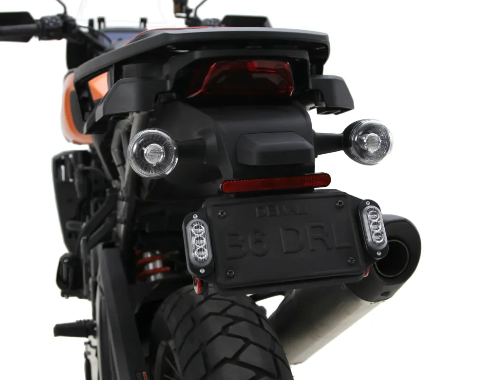 Plug-&Play Taka T3 suuntavilkun rekisterikilpisarja Harley-Davidson Pan America 1250:lle DENALI Electronics