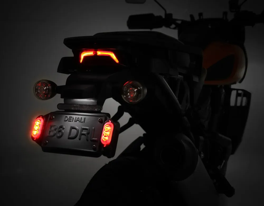 Plug-&Play Taka T3 suuntavilkun rekisterikilpisarja Harley-Davidson Pan America 1250:lle DENALI Electronics