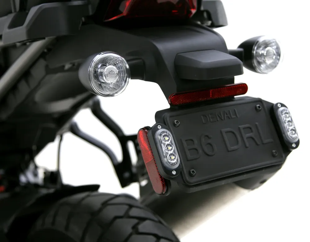 Plug-&Play Taka T3 suuntavilkun rekisterikilpisarja Harley-Davidson Pan America 1250:lle DENALI Electronics