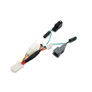 Plug-&-Play Takaosan T3-johdotussovitin Kawasaki KLR650:lle DENALI Electronics