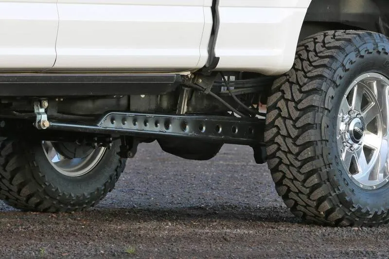 Fabtech 2023+ Ford F250/F350 4WD Super Duty Floating Rear Traction Bar System
