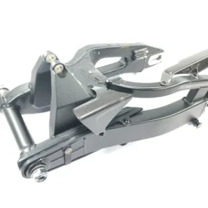 Honda CBR 1000 RR SC57 [2006] - Takapyörän kääntövarsi kääntövarren akselilla