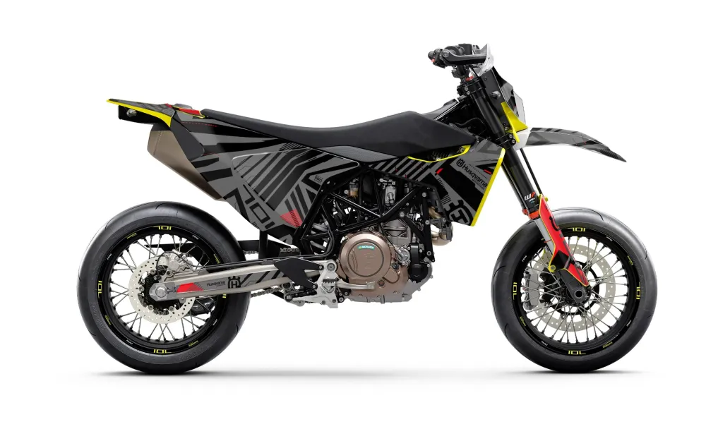 Husqvarna 701 GRAFIIKAT - "Edgerunner" (Musta)