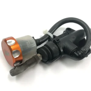 KTM Duke 690 A3 [2012] - Takajarrusylinterin jarrupumppu, pääsylinterin jalkajarrupumppu