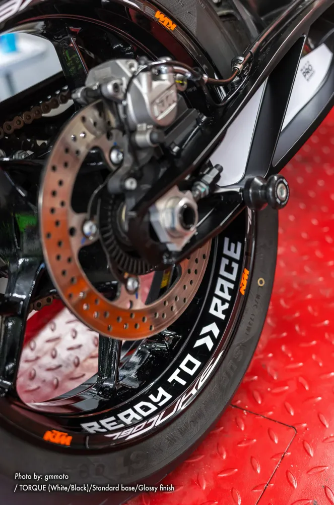 KTM 890 Duke R GRAFIIKAT - "Torque" (Valkoinen/Musta)