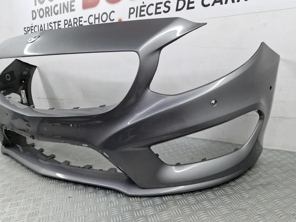 Etupuskuri Mercedes Classe B W246 Vaihe 2 Pack AMG (2014–2019) – Alkuperäinen käytetty osa tutkien ja Park Assist -järjest...