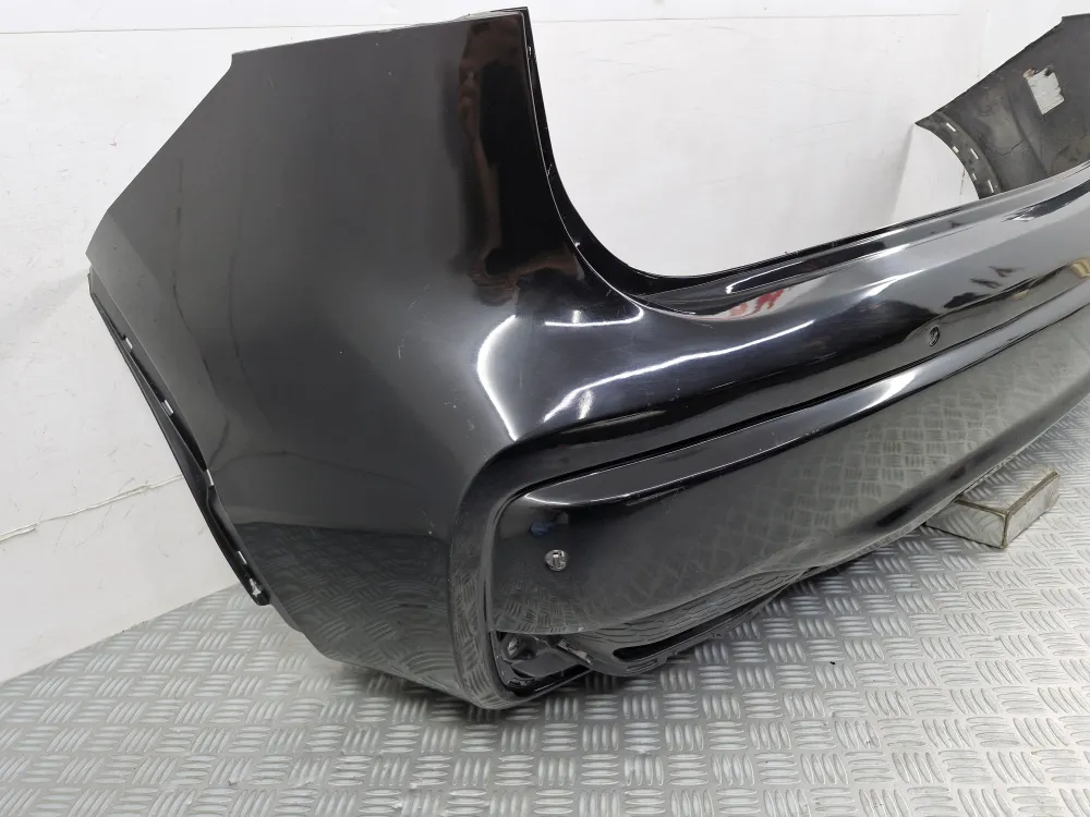 Nissan Qashqai 2 Vaihe 2 N-TEC takapuskurin suojus (09/2017 alkaen) – Alkuperäinen käytetty osa tutkien kanssa