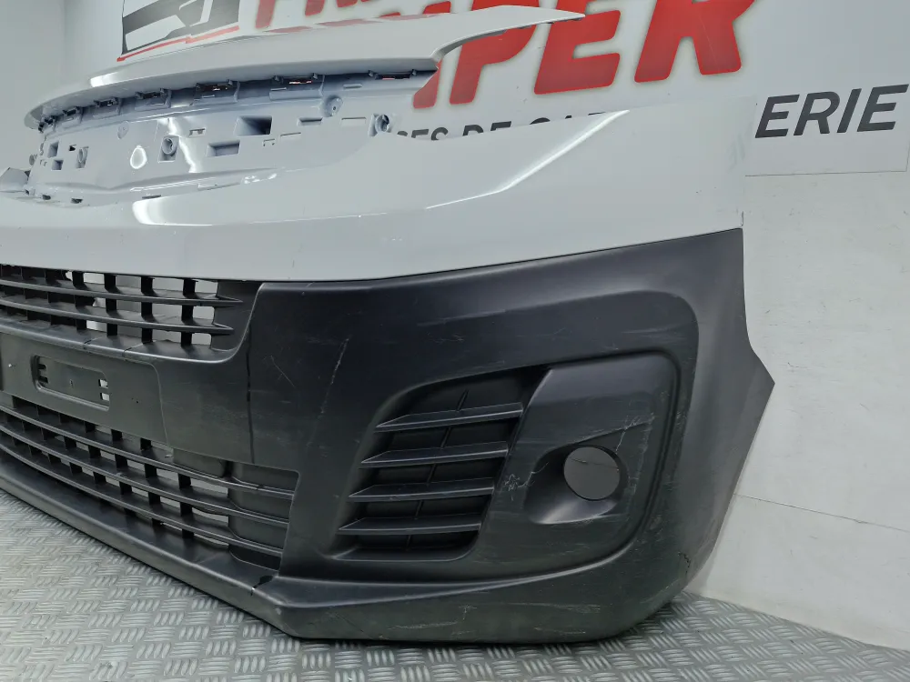 Etupuskuri Opel Vivaro III C:hen (alkaen 09/2019) alkuperäinen käytetty