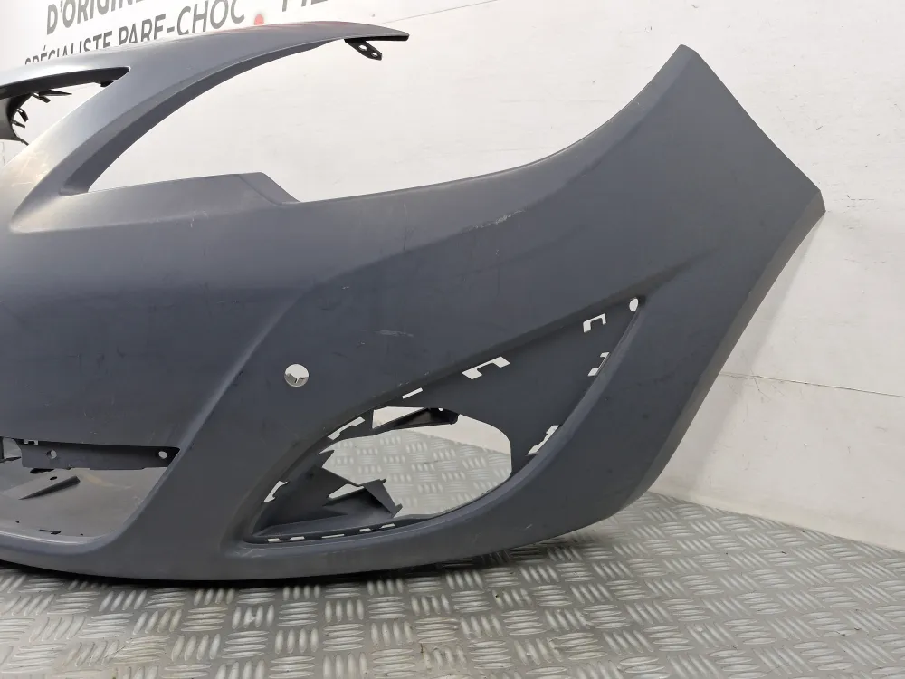 Opel Astra J Phase 1 (10/2010–07/2012) etupuskuri — alkuperäinen uusi, maalattava
