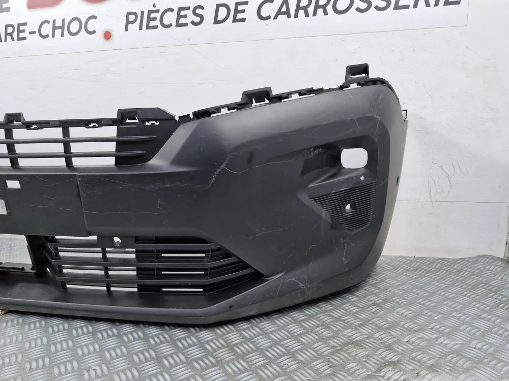 Etupuskuri Citroën Berlingo 3 käytetty — alkuperäinen osa — vuodesta 2018 lähtien PEUGEOT