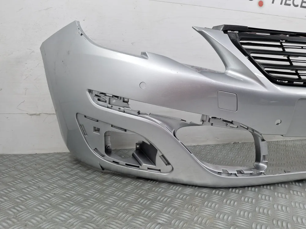 Etupuskuri Peugeot 308 II Vaihe 1 Allure Féline (2013-2017) – Alkuperäinen käytetty ***