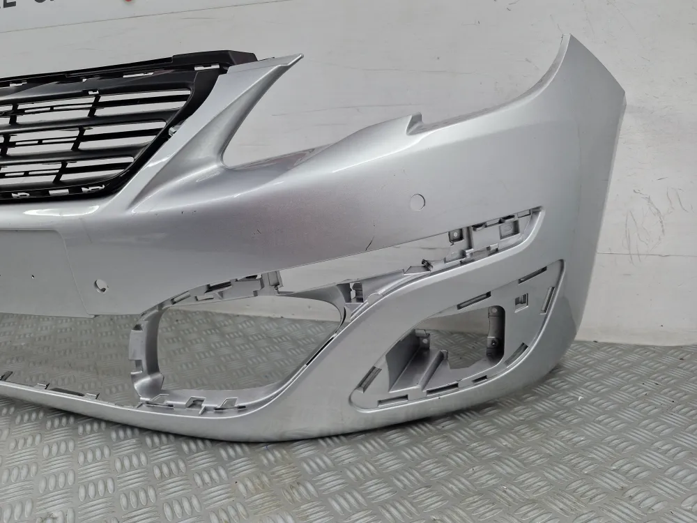 Etupuskuri Peugeot 308 II Vaihe 1 Allure Féline (2013-2017) – Alkuperäinen käytetty ***