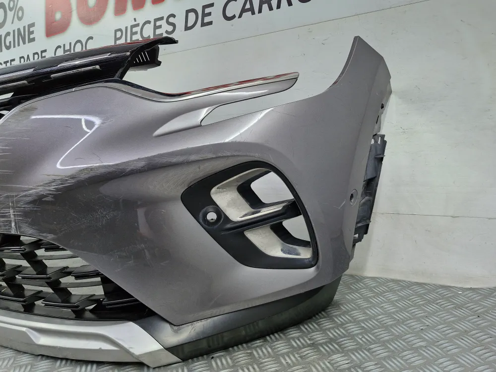 Etupuskuri Renault Captur II:lle (12/2019 alkaen) – Alkuperäinen käytetty osa tutkien kanssa