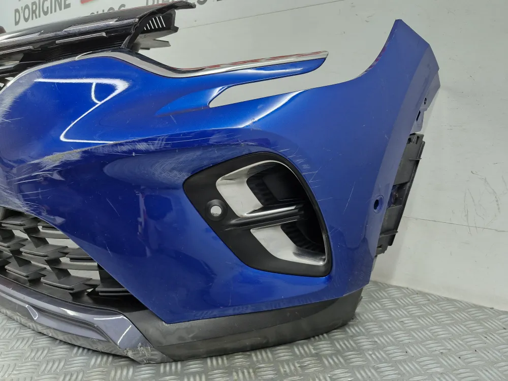 Etupuskuri Renault Captur II:lle (12/2019 alkaen) – Alkuperäinen käytetty osa tutkien, pysäköintiapurin ja kameran kanssa
