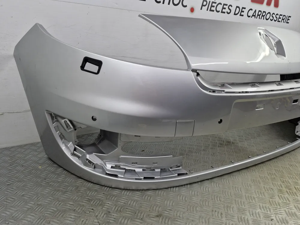 Etupuskuri Renault Grand Scénic 3 Vaihe 2 (7 paikkaa, 12/2011–03/2013) – Käytetty