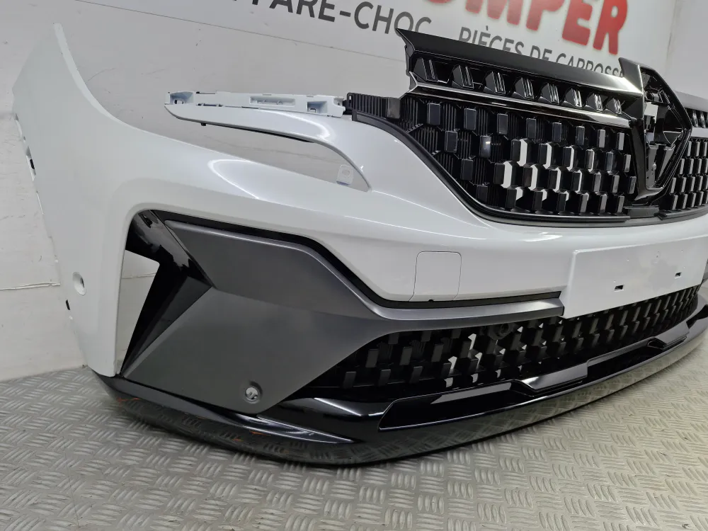 Renault Austral Esprit Alpine etupuskuri (06/2022 alkaen) – Uusi alkuperäinen tutkien kanssa