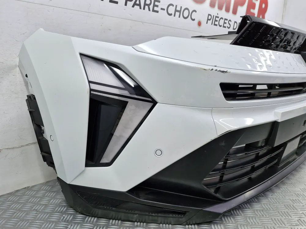 Renault Captur II Vaihe 2 (alkaen 06/2024) etupuskuri ilman tutkaa — alkuperäinen käytetty