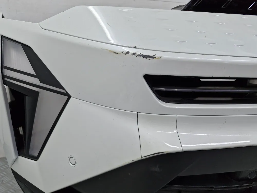Renault Captur II Vaihe 2 (alkaen 06/2024) etupuskuri ilman tutkaa — alkuperäinen käytetty