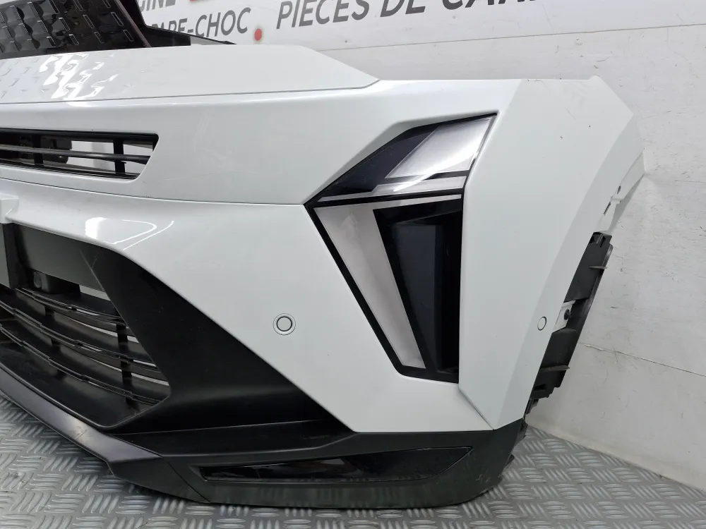 Renault Captur II Vaihe 2 (alkaen 06/2024) etupuskuri ilman tutkaa — alkuperäinen käytetty
