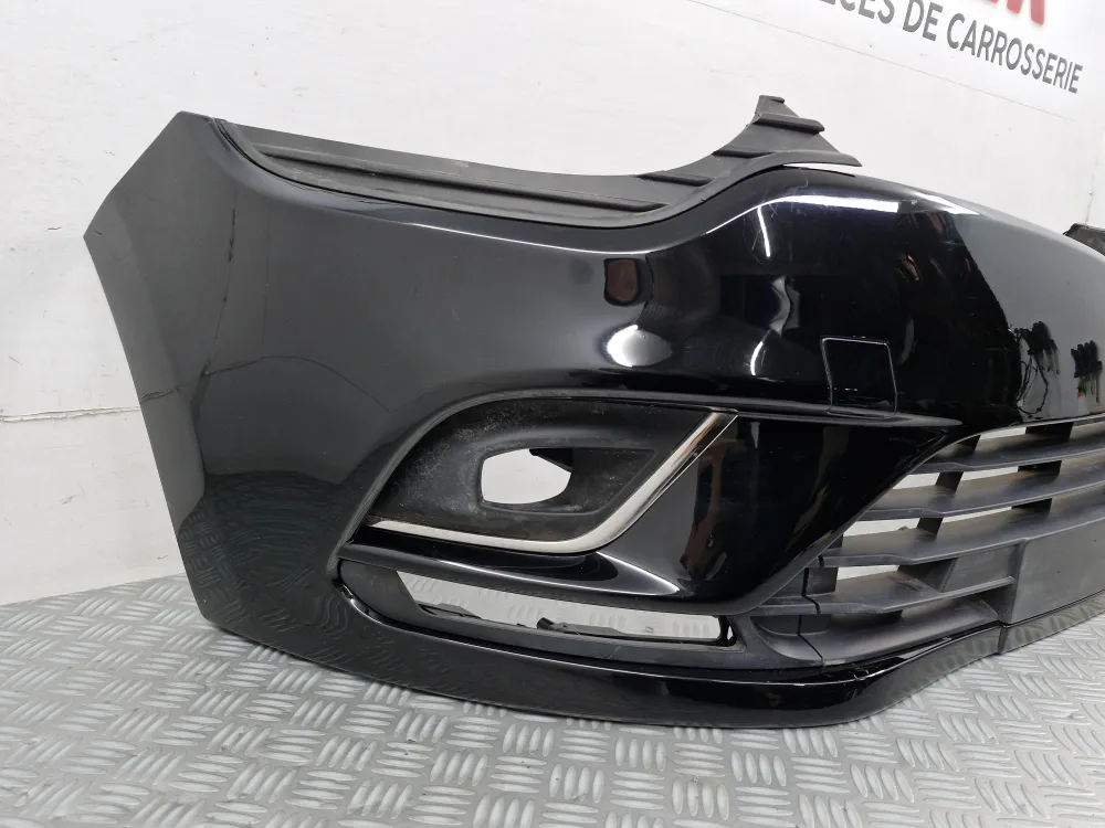 Renault Clio 4 Phase 2 (08/2016–03/2020) etupuskuri – alkuperäinen käytetty osa