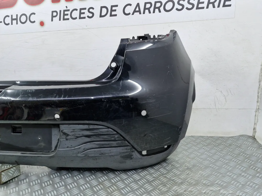 Renault Clio 4 Vaihe 1 alkuperäinen takapuskurin suojus käytetty (07/2012 - 12/2016)