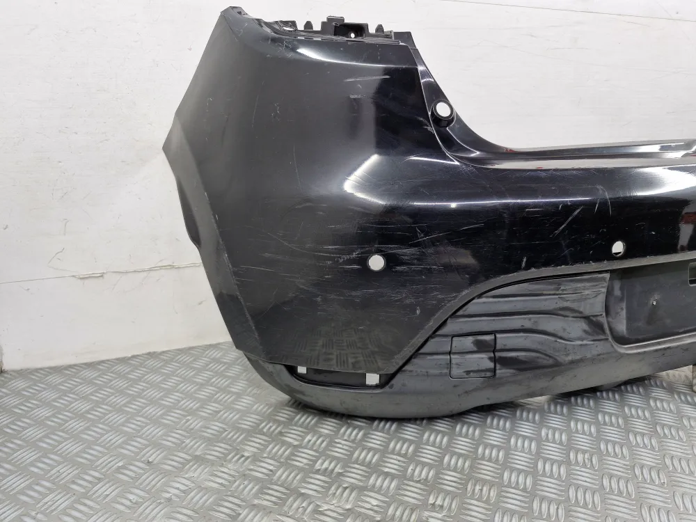 Renault Clio 4 Vaihe 1 alkuperäinen takapuskurin suojus käytetty (07/2012 - 12/2016)