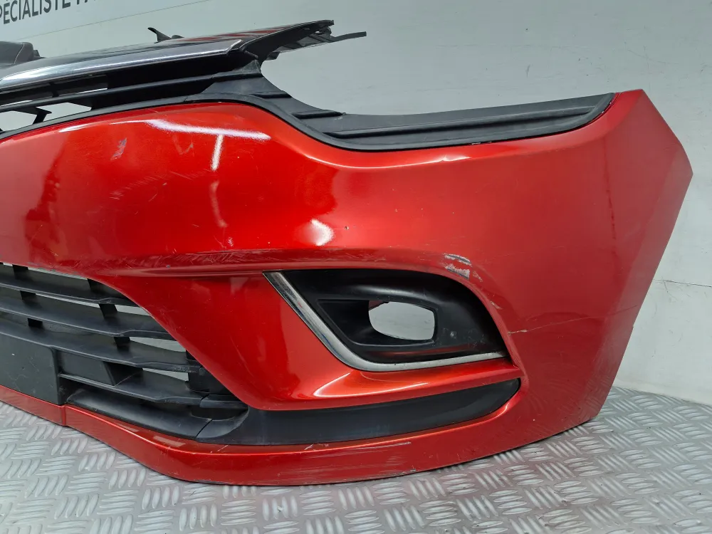 Renault Clio 4 Vaihe 2 etupuskuri (08/2016–03/2020) alkuperäinen käytetty