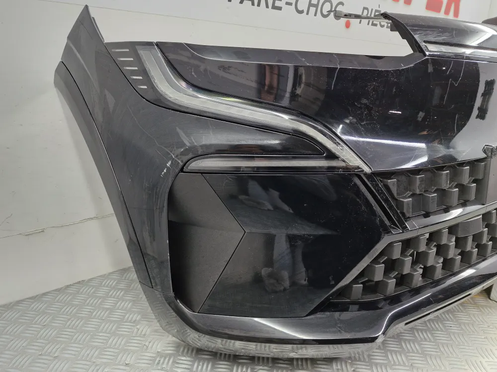 Renault Megane 5 E-Tech etupuskuri (alkaen 12/2021) alkuperäinen käytetty