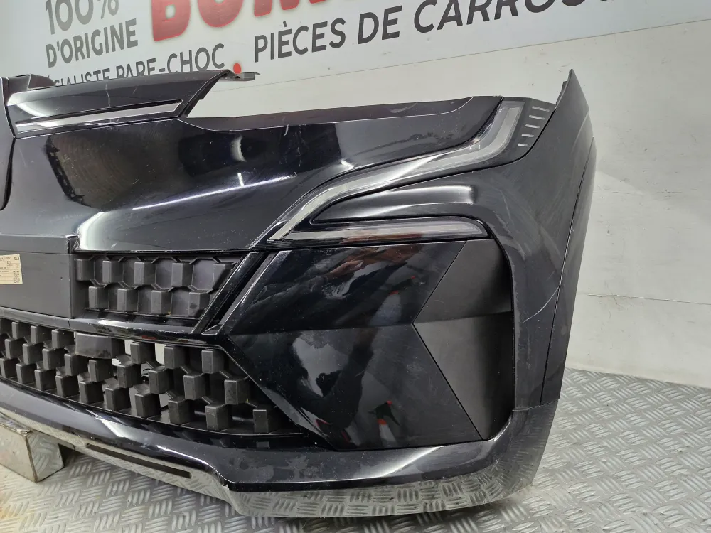 Renault Megane 5 E-Tech etupuskuri (alkaen 12/2021) alkuperäinen käytetty