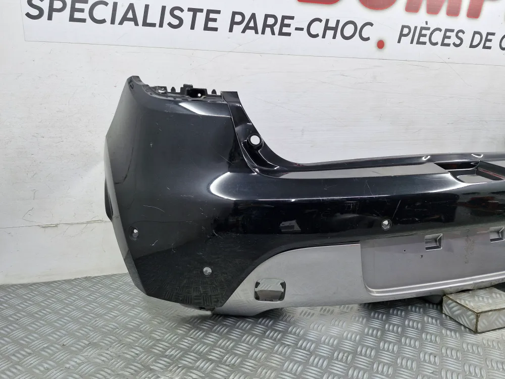 Takapuskurin Renault Clio 4 Vaihe 2 GT käytetty alkuperäinen (vuosilta 2016–2020)