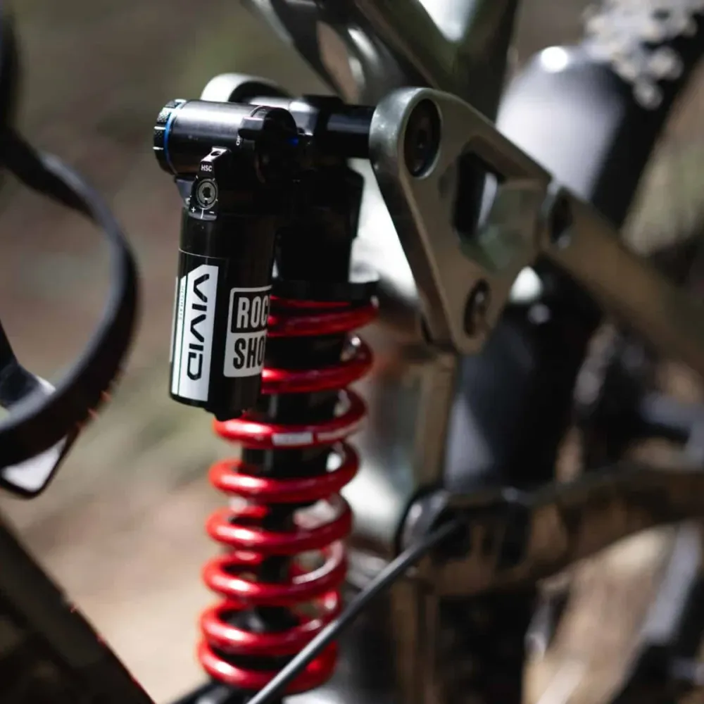 ROCKSHOX VIVID ULTIMATE RC2T HBO Trunnion iskunvaimennin Trek Fuel EXe:hen (2023+)