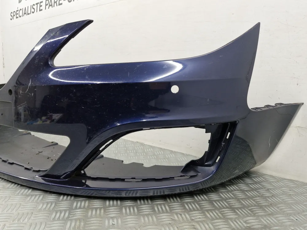 Seat Exeo (02/2009 alkaen) alkuperäinen etupuskuri käytetty
