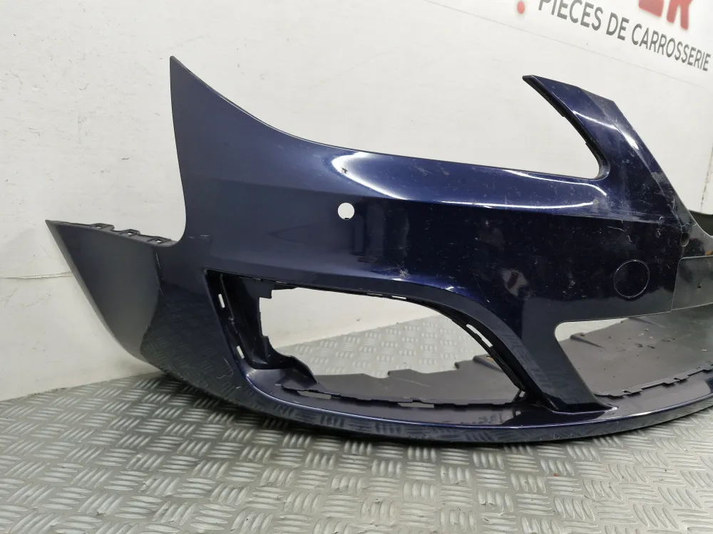 Seat Exeo (02/2009 alkaen) alkuperäinen etupuskuri käytetty