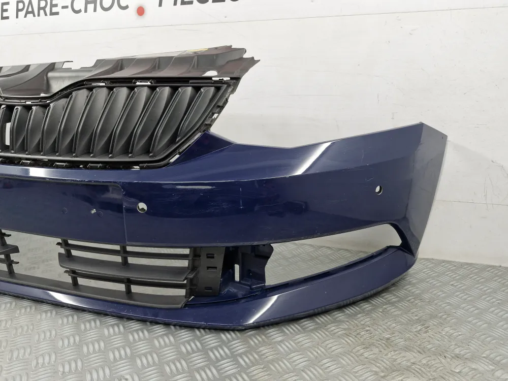 Etupuskuri Skoda Fabia III Vaihe 1 alkuperäinen käytetty (09/2014 - 06/2019)