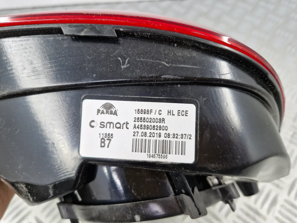 Oikea takavalo Smart Fortwo / Forfour 453 Vaihe 1 (09/2014) uusi alkuperäinen osa