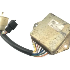 Suzuki RG 250 Gamma GJ21D [1987] - CDI-sytytysyksikön sytytyskotelon ohjausyksikön sytytys