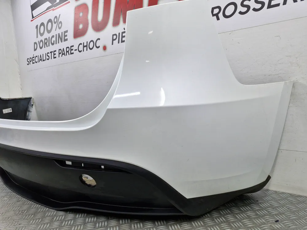 Takapuskurin Tesla Model Y käytetty ***
