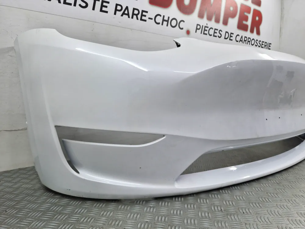 Tesla Model Y etupuskuri (10/2021 alkaen) – alkuperäinen käytetty osa