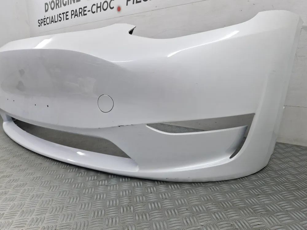 Tesla Model Y etupuskuri (10/2021 alkaen) – alkuperäinen käytetty osa