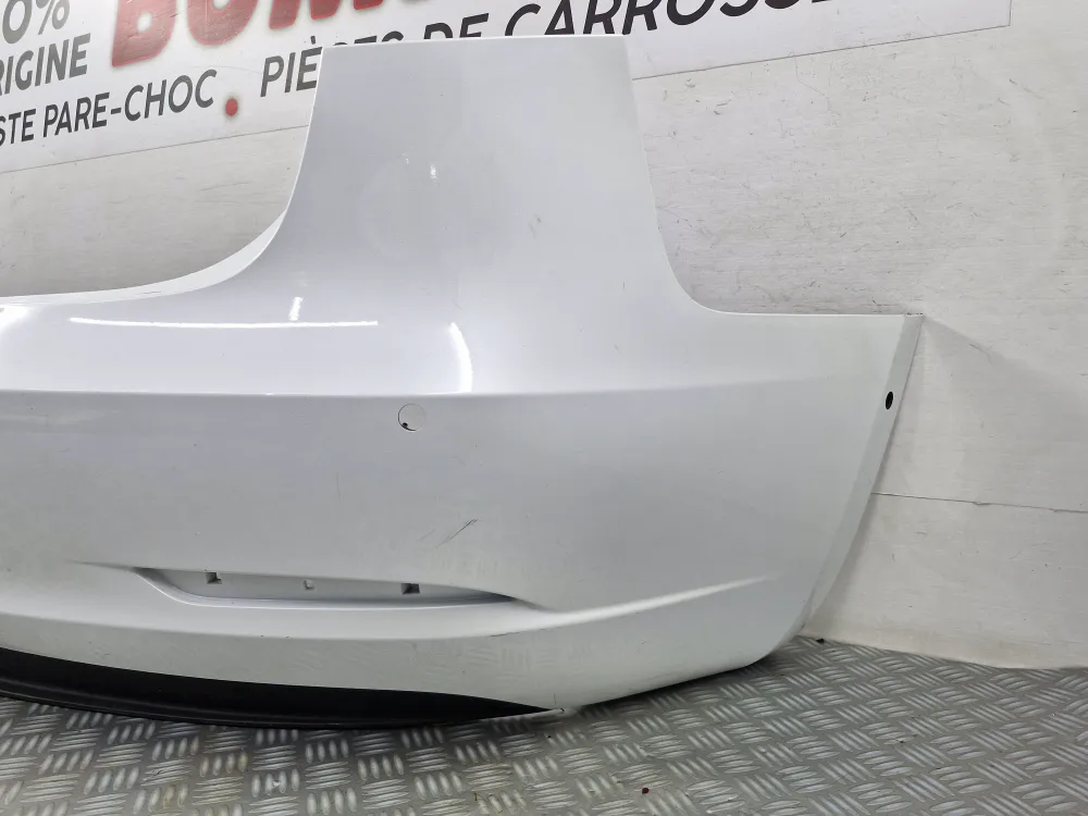 Tesla Model 3 Vaihe 1 takapuskurin alkuperäinen käytetty osa (alkaen 04/2019)