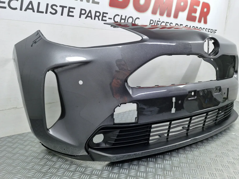Etupuskuri Toyota Yaris Cross (10/2021 alkaen) - Alkuperäinen käytetty osa