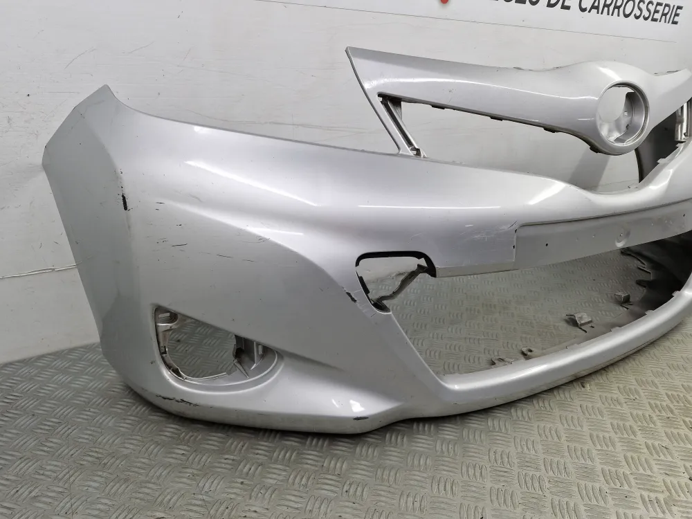 Etupuskuri Toyota Yaris III Vaihe 1 (03/2011 - 04/2015)