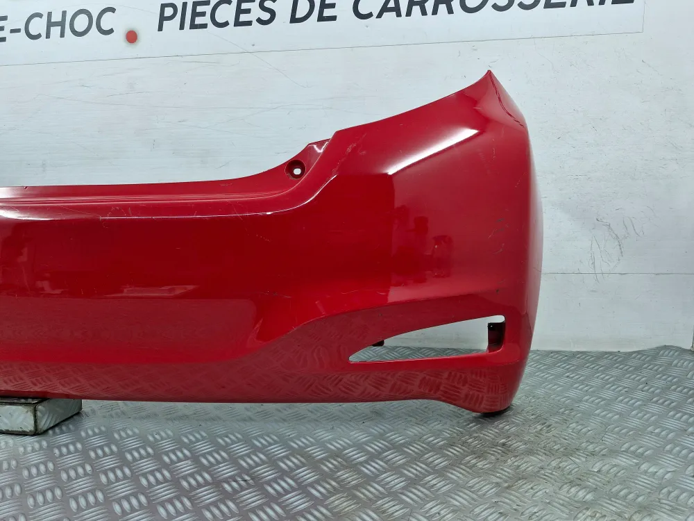 Takapuskuri Toyota Yaris 3 Vaihe 1 (03/2011 - 04/2015) - Alkuperäinen käytetty osa