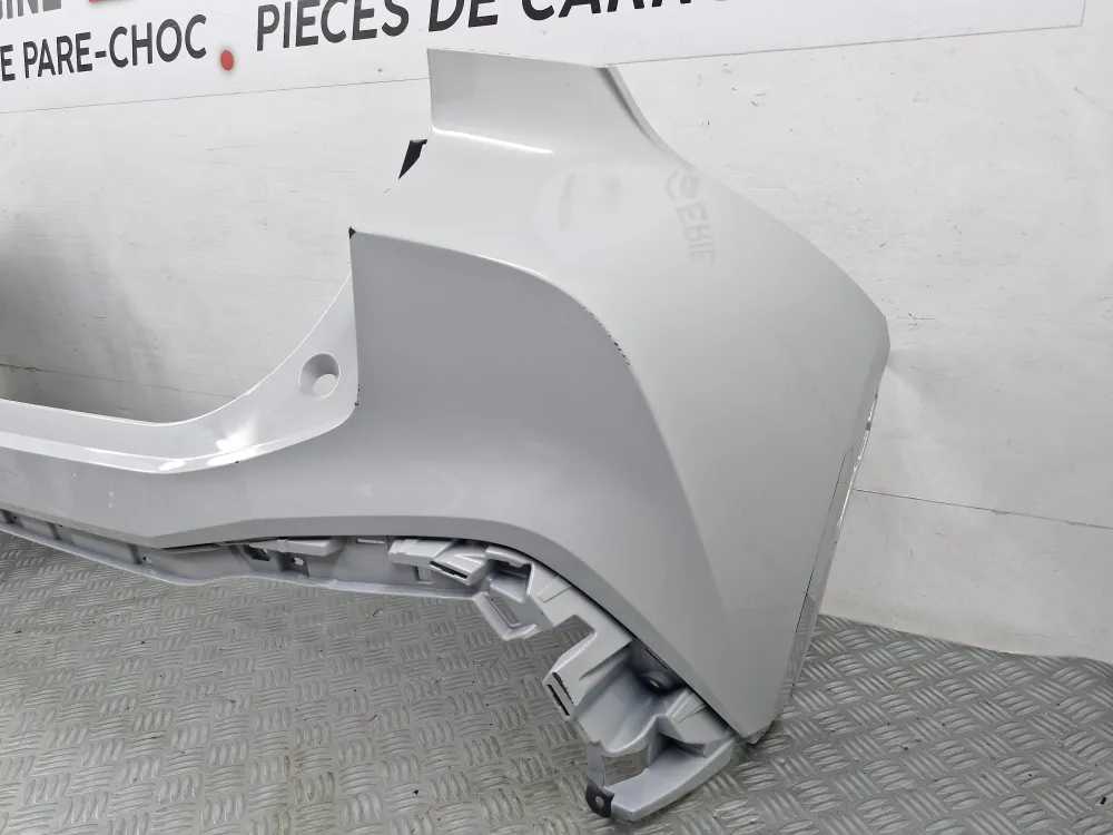 Toyota C-HR takapuskuri Vaihe 2 (vuodesta 11/2023) — alkuperäinen käytetty